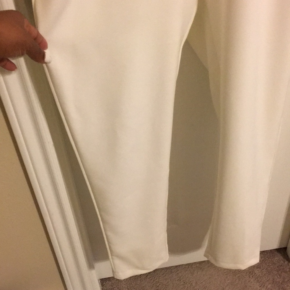 Misguided deep plunge white jumpsuit - Picture 4 of 5